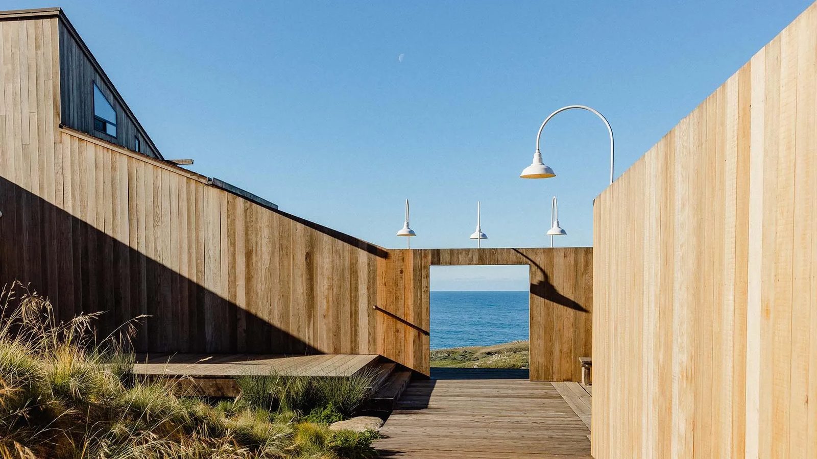 A building at Sea Ranch with a ram supergraphic